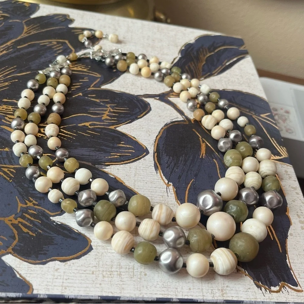 Vintage 60s Lucite Pistachio Green Cream and Silver Chunky Beaded Necklace
